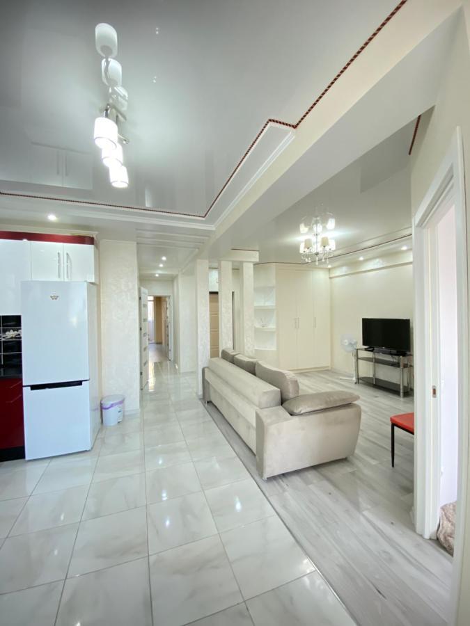 Two Bedroom Large Apartment In Kişinev Dış mekan fotoğraf