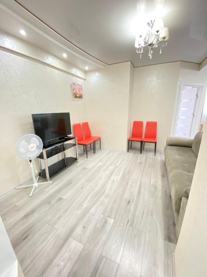 Two Bedroom Large Apartment In Kişinev Dış mekan fotoğraf