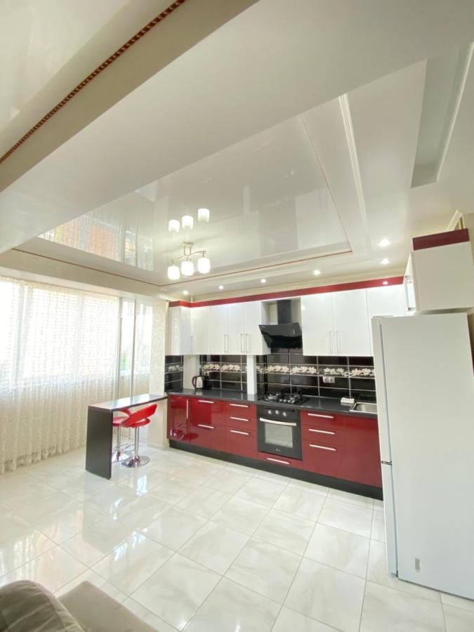 Two Bedroom Large Apartment In Kişinev Dış mekan fotoğraf