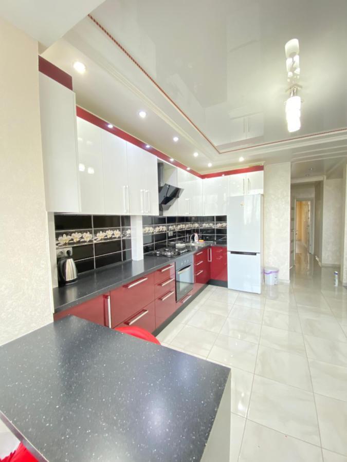 Two Bedroom Large Apartment In Kişinev Dış mekan fotoğraf