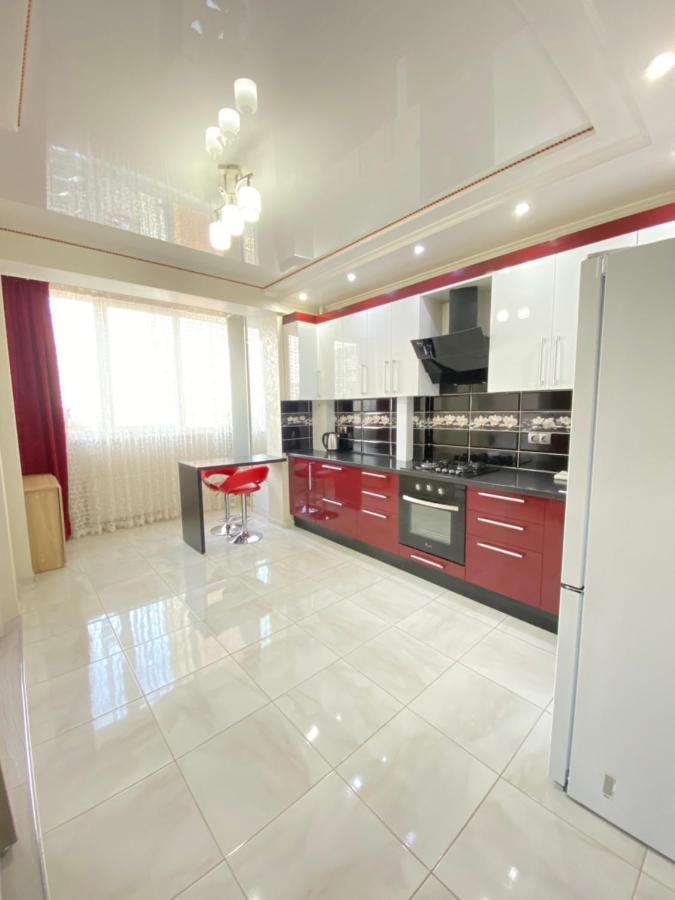 Two Bedroom Large Apartment In Kişinev Dış mekan fotoğraf