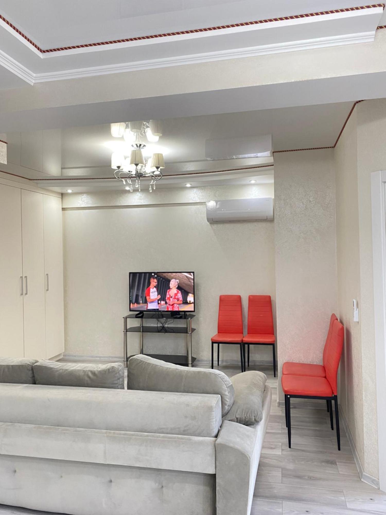 Two Bedroom Large Apartment In Kişinev Dış mekan fotoğraf