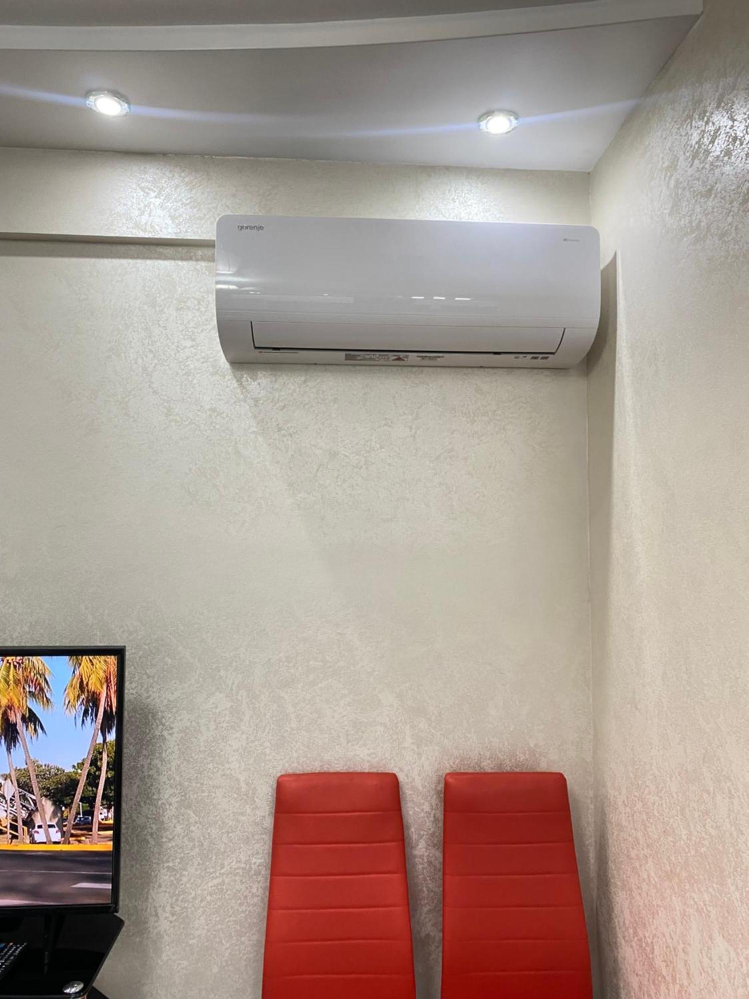 Two Bedroom Large Apartment In Kişinev Dış mekan fotoğraf