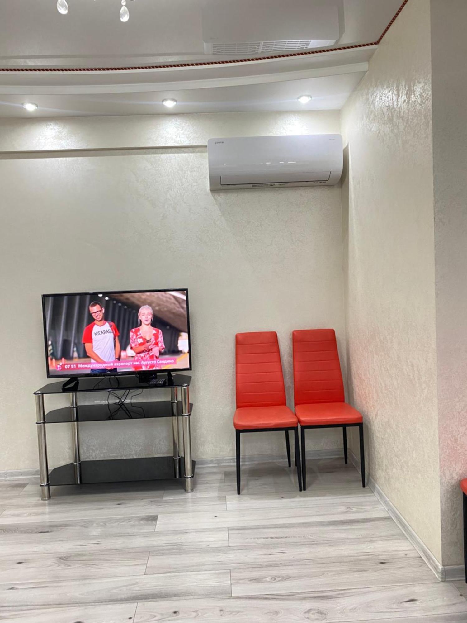 Two Bedroom Large Apartment In Kişinev Dış mekan fotoğraf